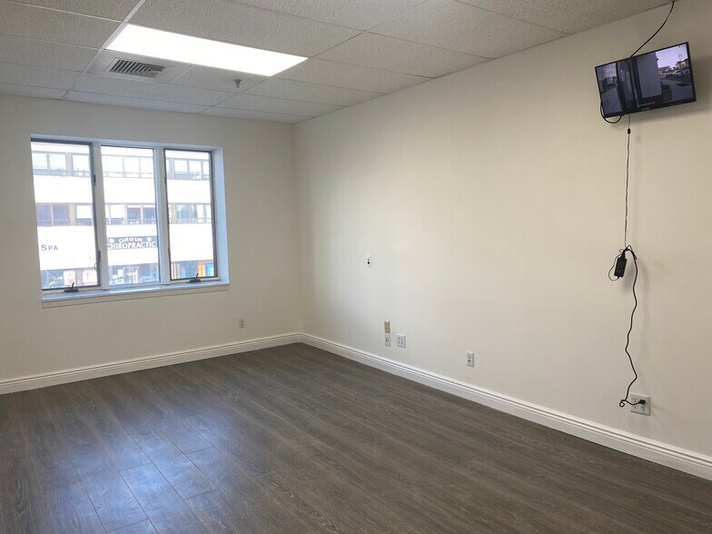 More Photos Of 350 National Blvd, Long Beach Storefront Retail Office For Lease