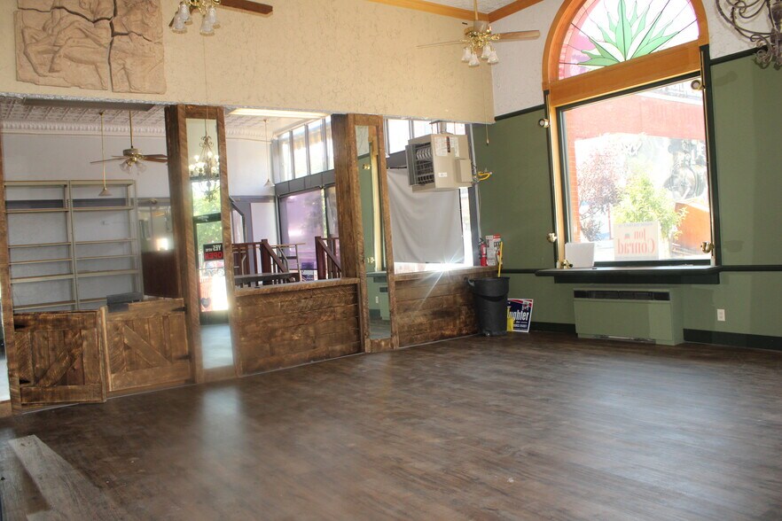 More Photos Of 944 Main St, Evanston Storefront Retail Office For Lease