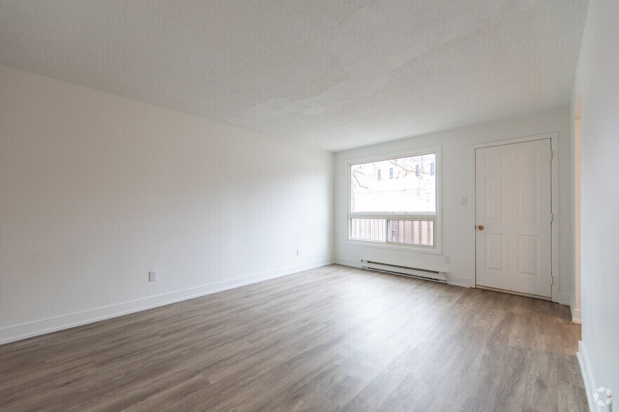 More Photos Of 100 Rideau St, Oshawa Apartments For Sale