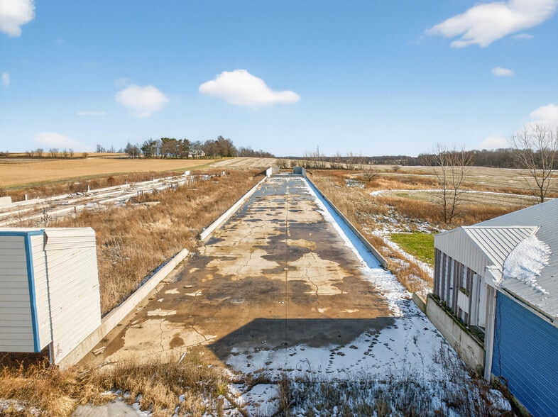 More Photos Of 2280 Deerfield Ave N, Dalton Industrial For Sale