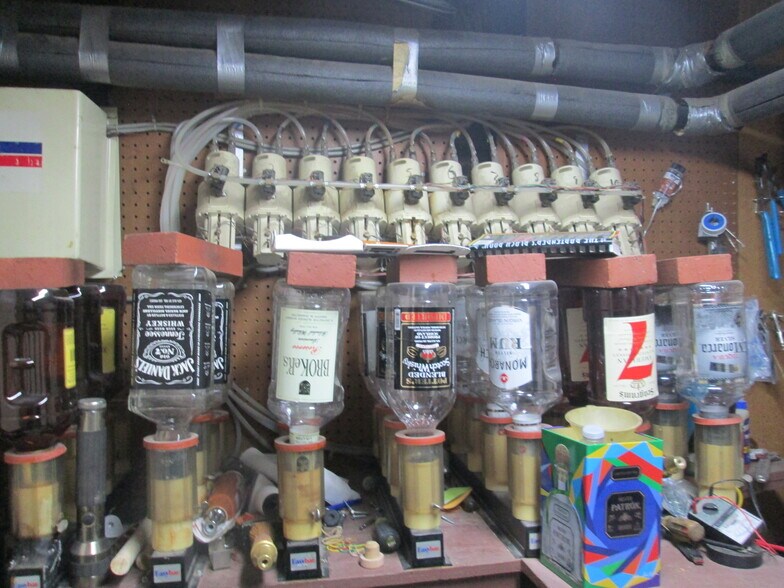 More Photos Of 117 N E St, Lakeview Specialty For Sale