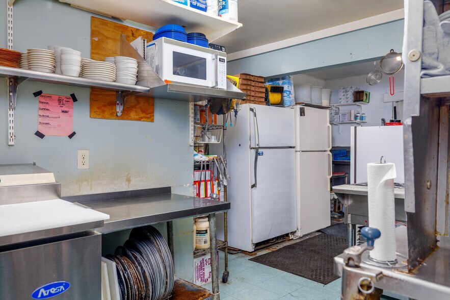More Photos Of 215 E State St, Morocco Restaurant For Sale