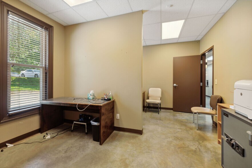 More Photos Of 3040 Business Park Cir, Goodlettsville Medical For Lease