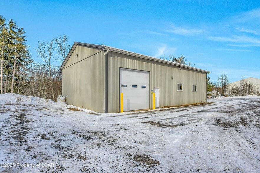 More Photos Of 7147 Blue Ridge Trl, Mountain Top Industrial For Lease