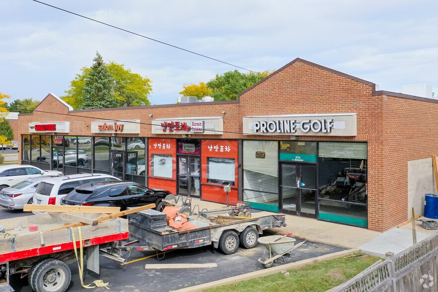 More Photos Of 771-777 Milwaukee Ave, Glenview Storefront Retail Office For Sale