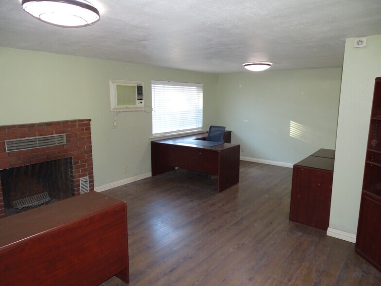 More Photos Of 2110 W Bonanza Rd, Las Vegas Service For Lease