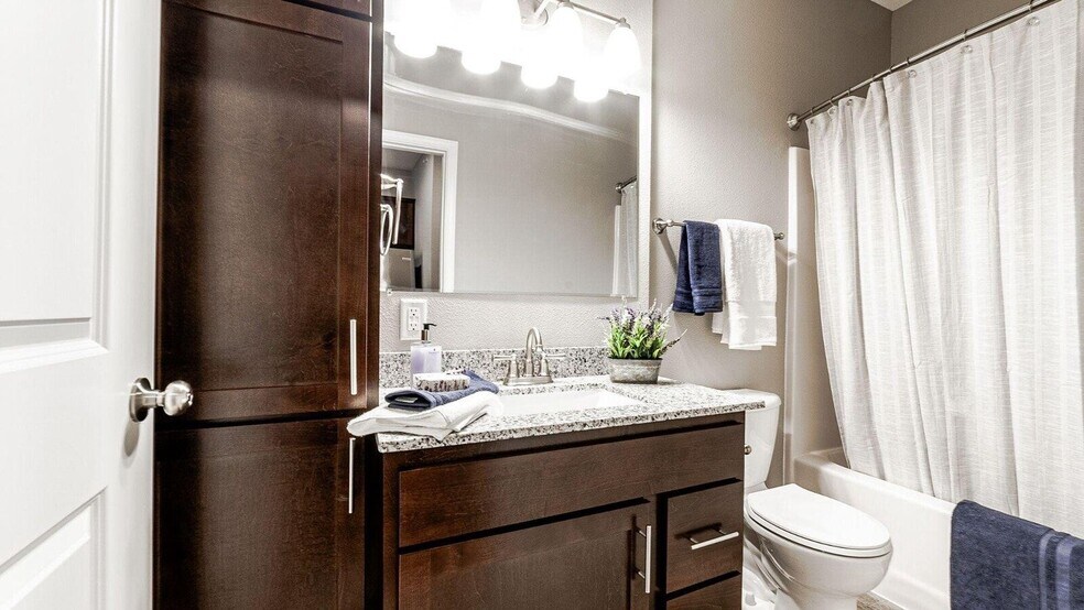 More Photos Of 1081 SW Fourth St, Forest Lake Apartments For Lease