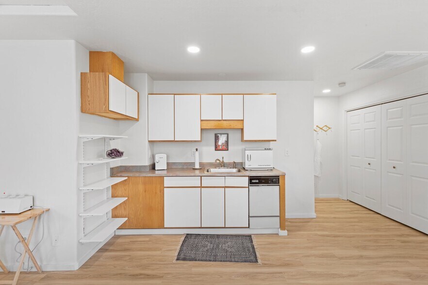 More Photos Of 621-629 A St, Ashland Storefront Retail Residential For Sale