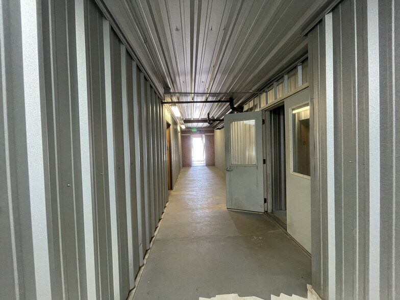 More Photos Of 5900 Moffat Rd NE, Piedmont Warehouse For Lease