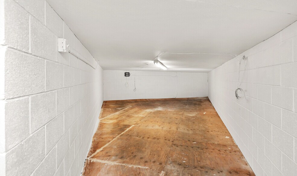 More Photos Of 4931 Venice Blvd, Los Angeles Storefront For Lease