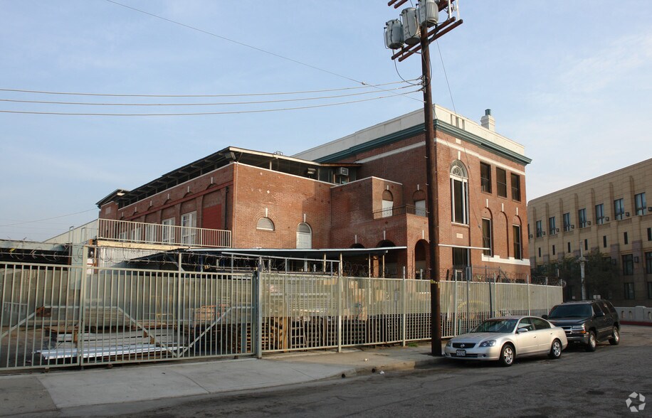 More Photos Of 900 Avila St, Los Angeles Storefront Retail Office For Lease