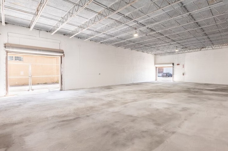 More Photos Of 610 NE 29th St, Pompano Beach Warehouse For Lease
