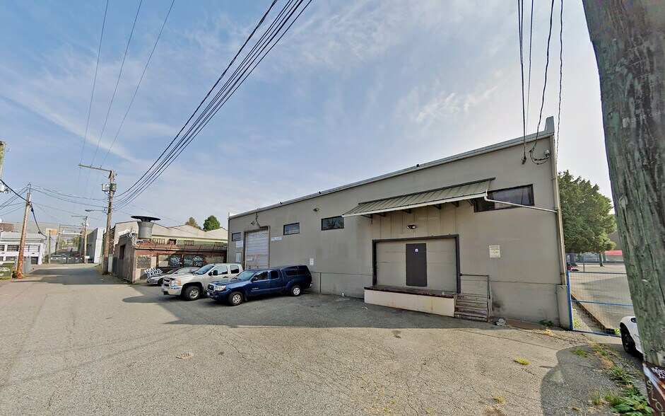 More Photos Of 1661 E Hastings St, Vancouver Warehouse For Lease