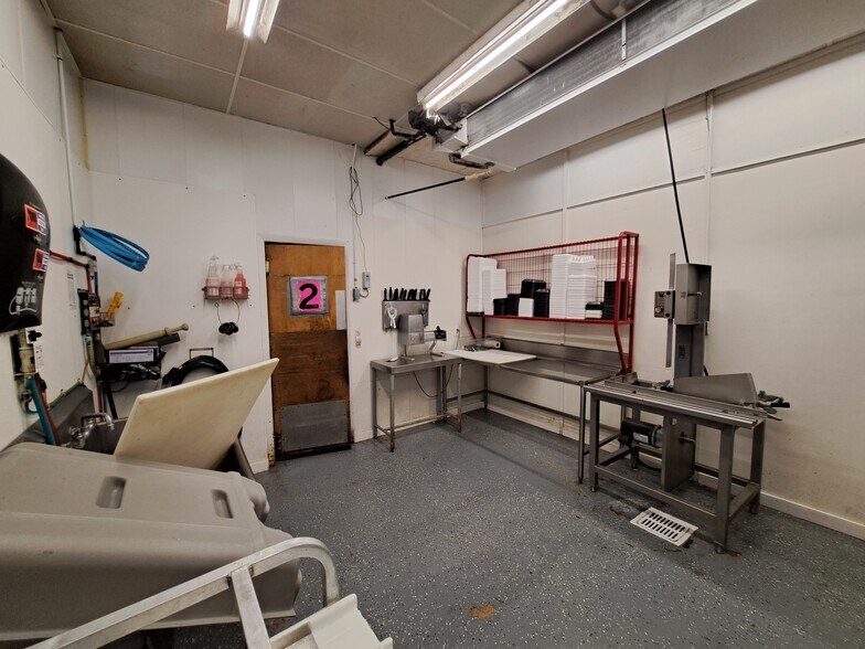 More Photos Of 28 Maple Ave, Bloomfield Convenience Store For Sale