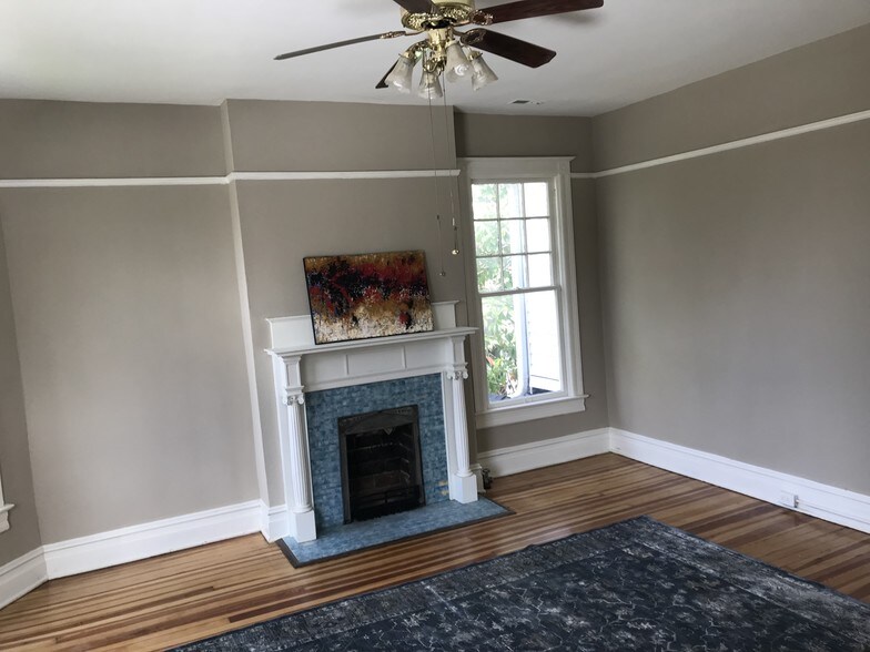 More Photos Of 331 S Washington St, Shelby Coworking Space