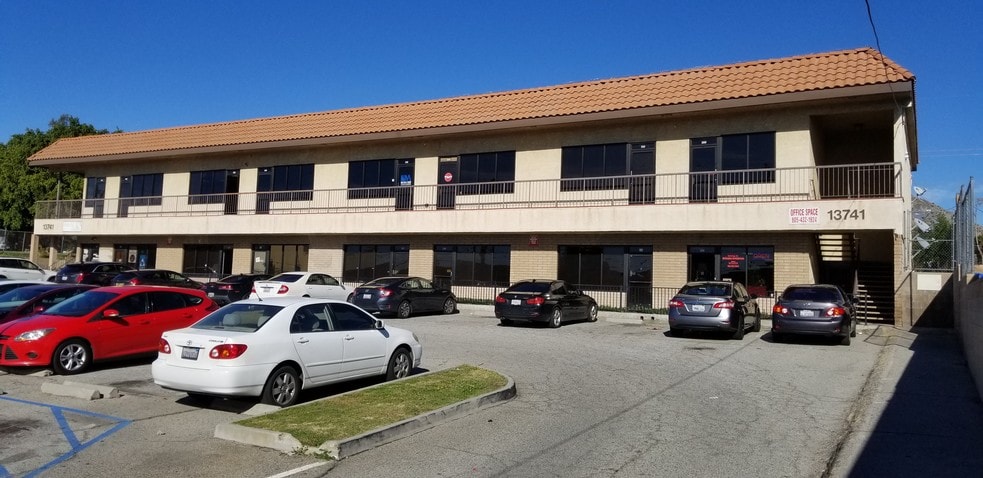 More Photos Of 13741 Foothill Blvd, Sylmar Office For Lease