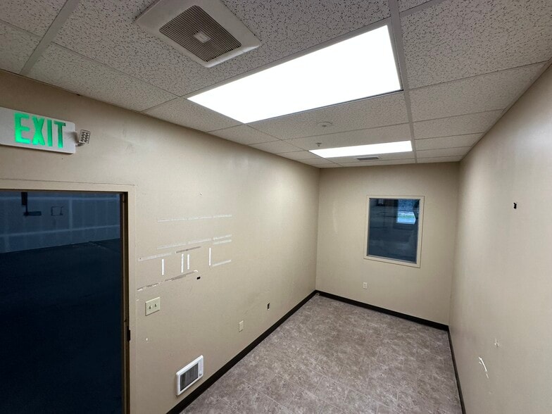 More Photos Of 5405 W Riverbend Ave, Post Falls Manufacturing For Lease