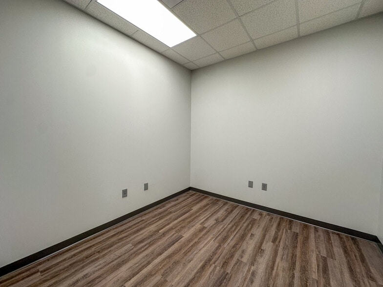 More Photos Of 2000 Bob Wade NW ln, Huntsville Warehouse For Lease