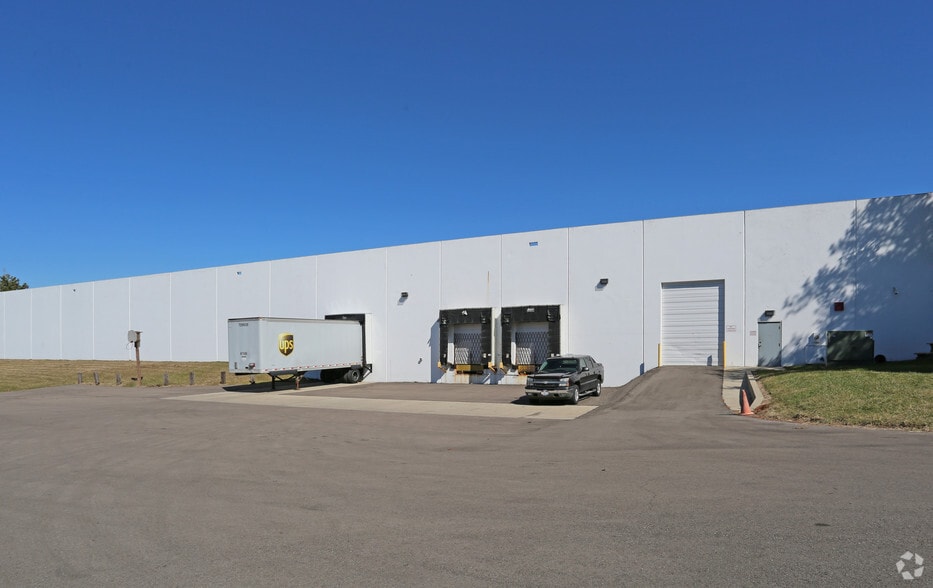 More Photos Of 967 Watertower Ln, West Carrollton Warehouse For Sale