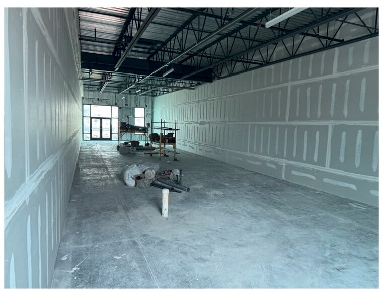 More Photos Of 6355 Initiative Blvd, Sarasota Storefront Retail Office For Lease