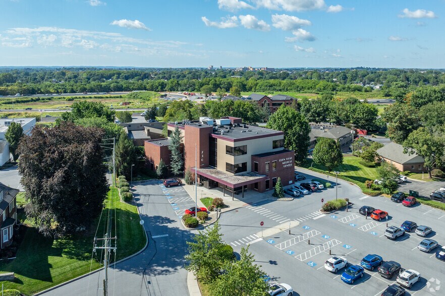 More Photos Of 730 Eden Rd, Lancaster Medical For Lease
