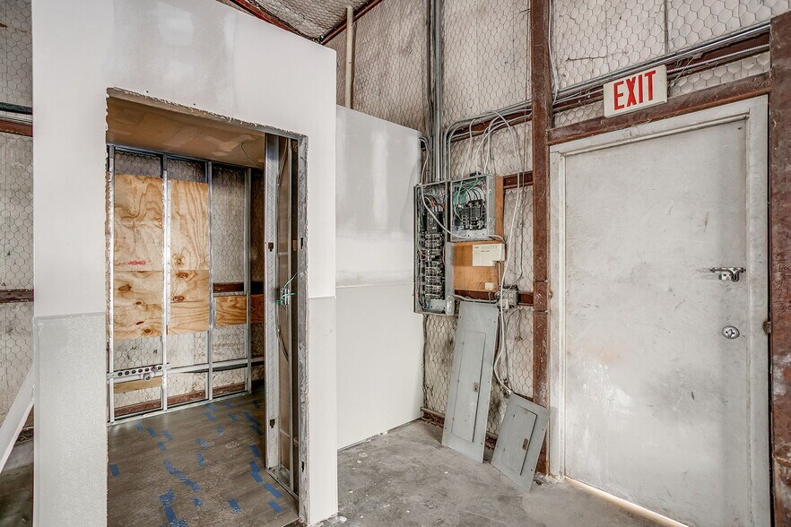 More Photos Of 3019 Keller Hicks Rd, Fort Worth Unknown For Lease