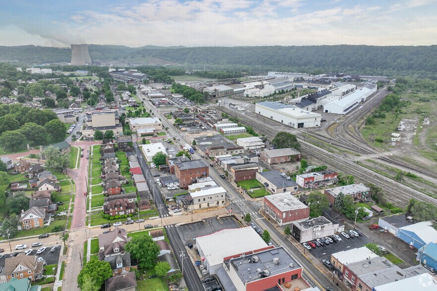 More Photos Of 45 8th St, Midland General Retail For Sale