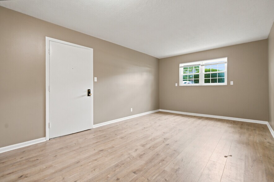More Photos Of 4219-4221 N Church Way, Louisville Apartments For Sale
