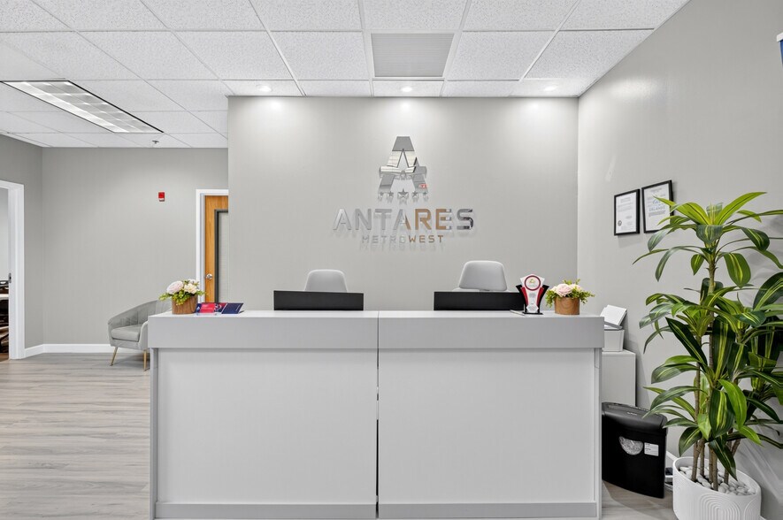 More Photos Of 6200 Metrowest Blvd, Orlando Office For Sale