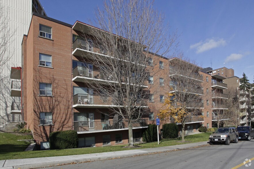 Primary Photo Of 12 Park St E, Mississauga Apartments For Sale