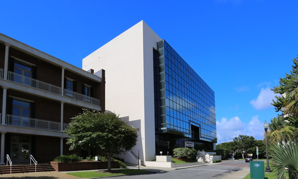 More Photos Of 25 W Cedar St, Pensacola Office For Lease