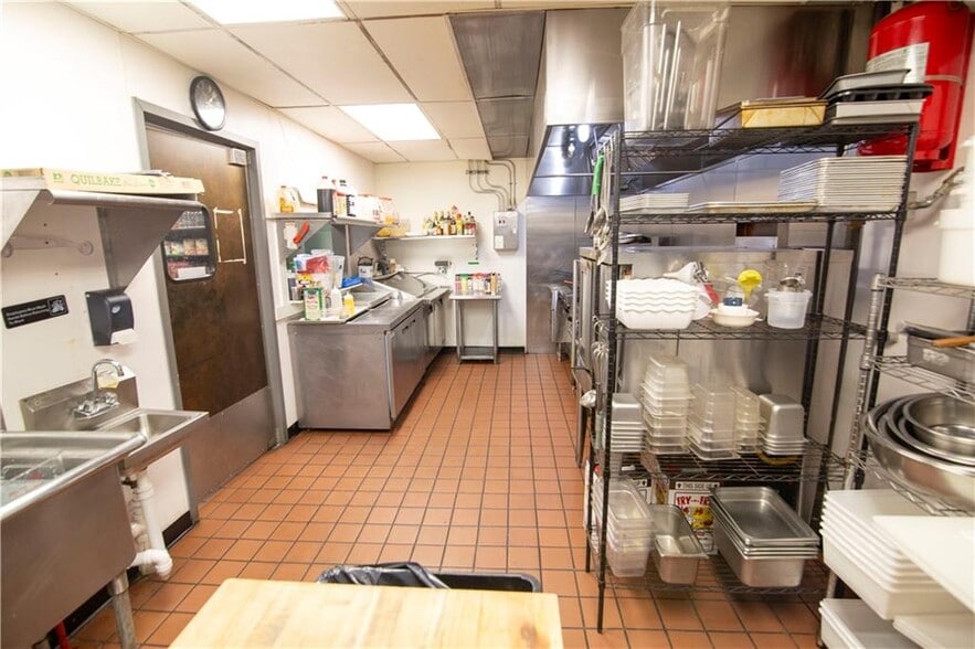 More Photos Of 371-373 Smith St, Providence Storefront For Sale