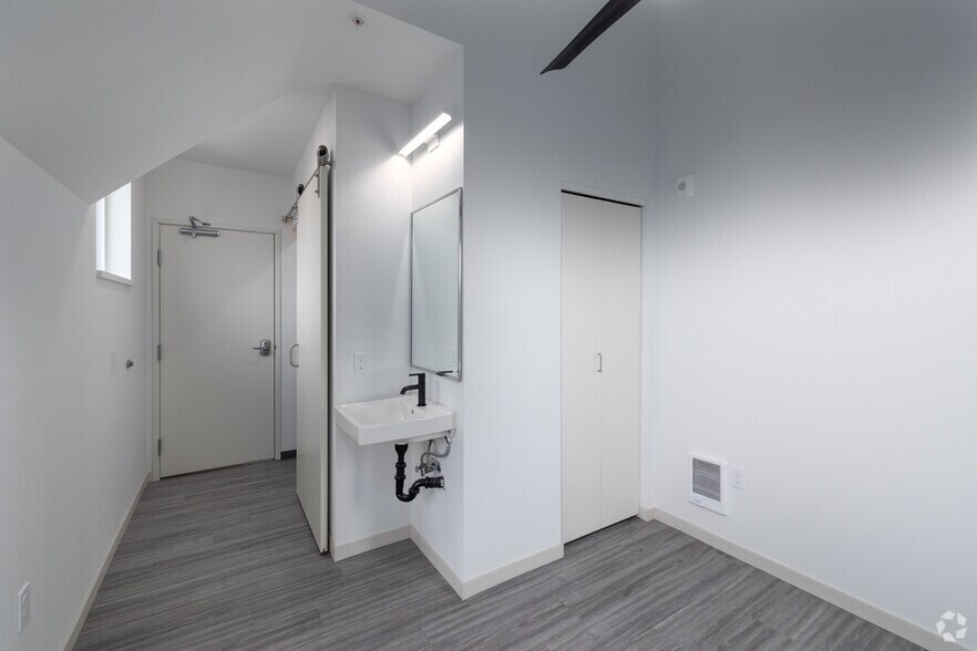 More Photos Of 1435 NE 62nd Ave, Portland Multifamily For Sale