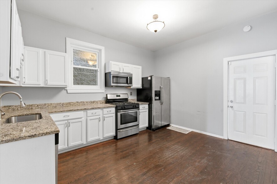 More Photos Of 4140 N Western Ave, Chicago Multifamily For Sale
