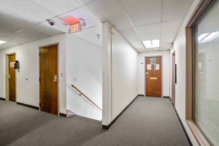 More Photos Of 6032-6040 W Lisbon Ave, Milwaukee Office For Sale