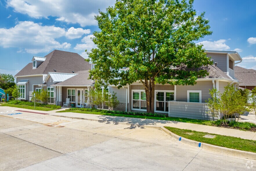 More Photos Of 209 S Church St, Prosper Assisted Living For Sale