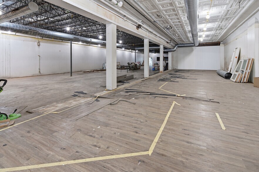 More Photos Of 122 S Madison St, Port Clinton Storefront For Sale