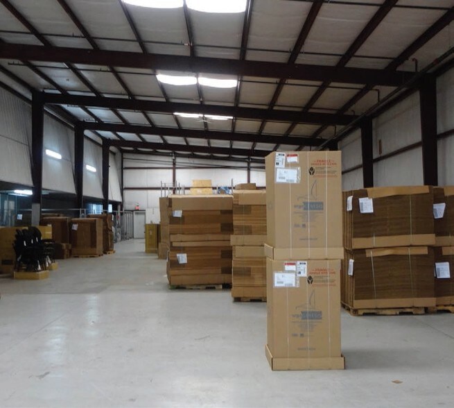 More Photos Of 1 Bodybilt Pl, Navasota Manufacturing For Sale