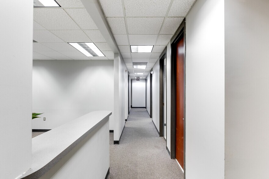 More Photos Of 8917 Fargo Rd, Richmond Office For Lease