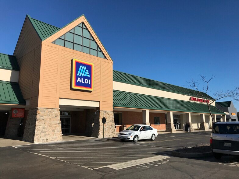 More Photos Of 1301-1355 S 5th St, Saint Charles Unknown For Lease