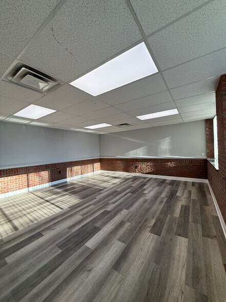 More Photos Of 35 Carlough Rd, Bohemia Warehouse For Lease