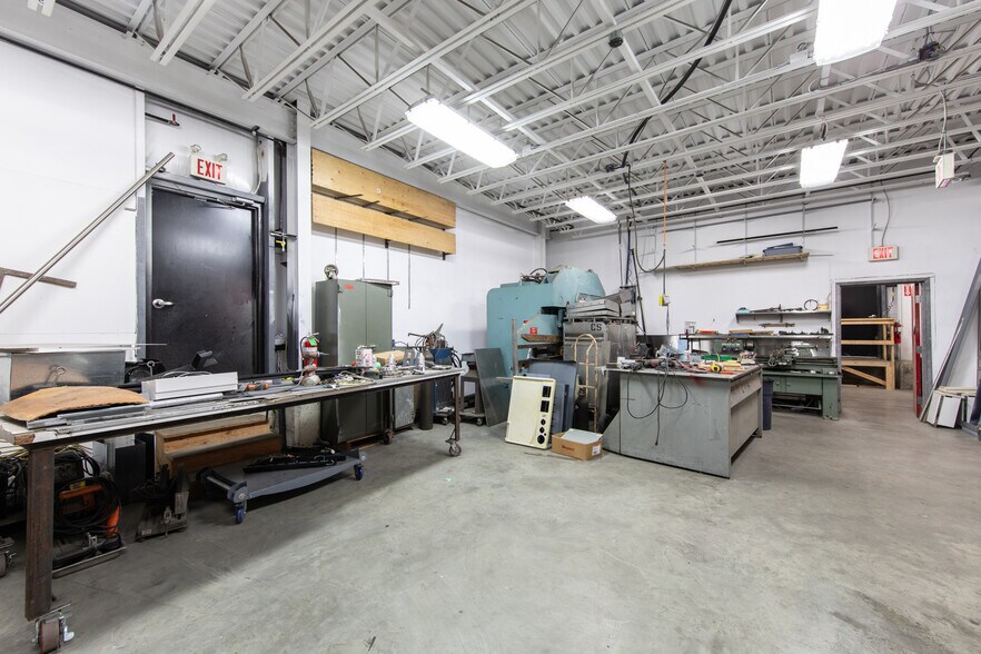 More Photos Of 7431 Industrial Rd, Lantzville Warehouse For Sale