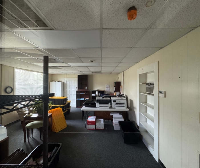 More Photos Of 4767 Rivers Ave, Charleston Warehouse For Lease