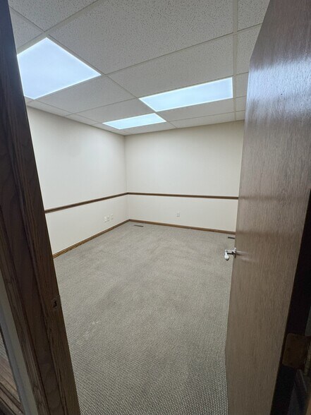 More Photos Of 105 5th St SE, Barberton Medical For Sale