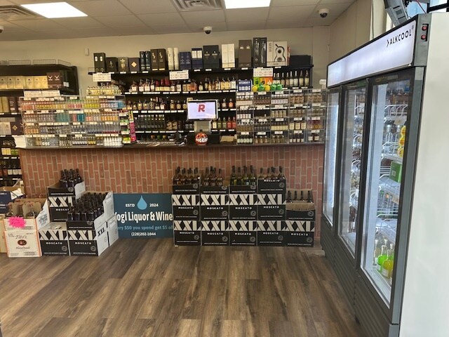 More Photos Of 819 Us-90, Gautier Convenience Store For Lease