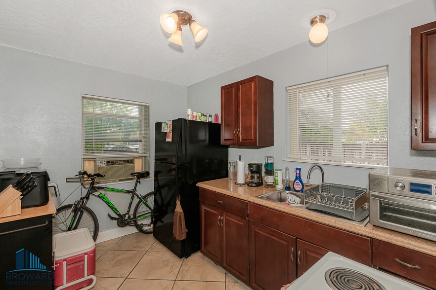 More Photos Of 224 SW 15th St, Dania Beach Apartments For Sale