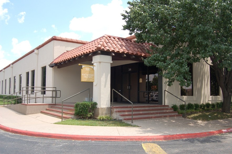 Primary Photo Of 3501 N Macarthur Blvd, Irving Medical For Sale