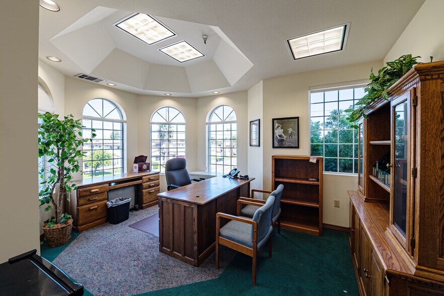 More Photos Of 16600 Woodruff Ave, Bellflower Medical For Lease