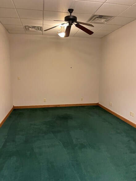 More Photos Of 419 W Broadway St, Muskogee Office For Lease