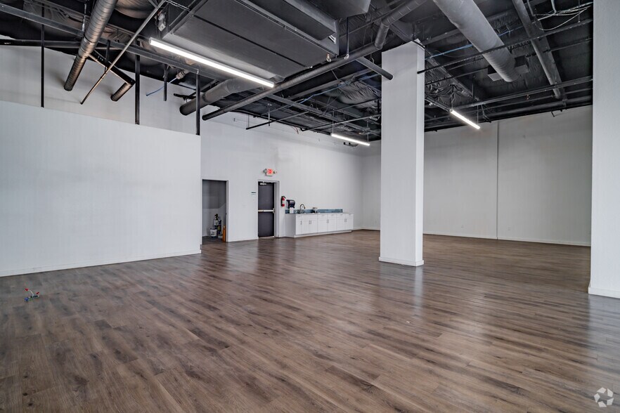 More Photos Of 238 N Loop 1604 E, San Antonio Unknown For Lease